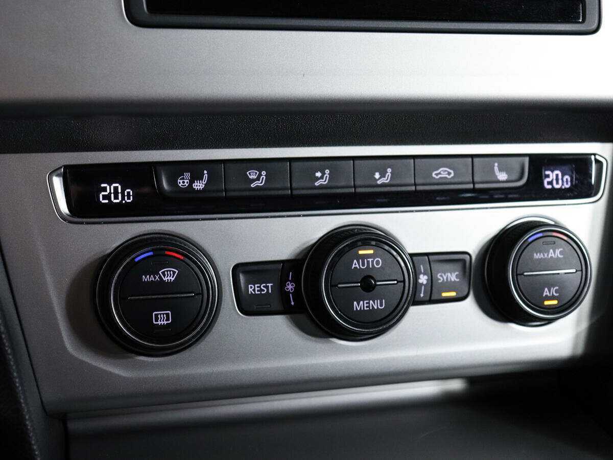 Купить Volkswagen Passat с пробегом. Фото: #16