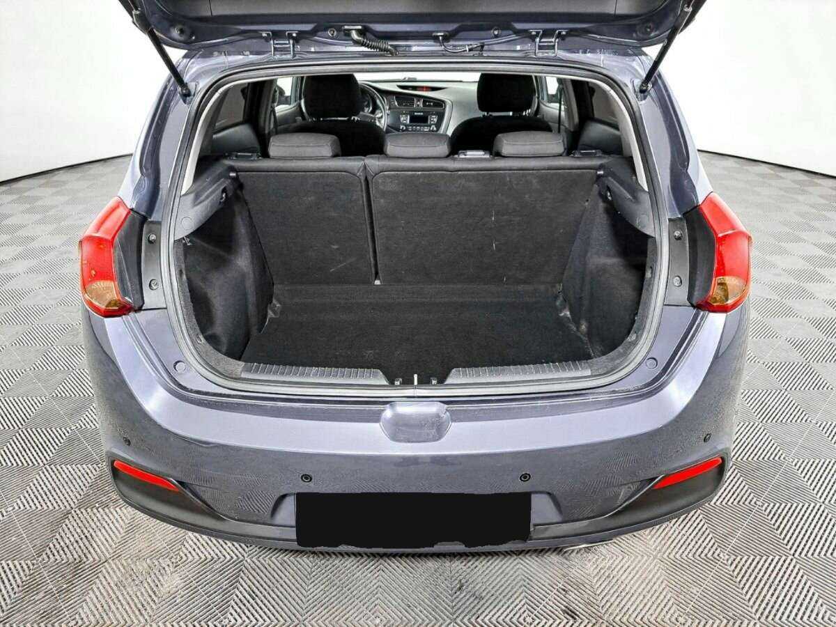 Купить Kia Ceed с пробегом. Фото: #9