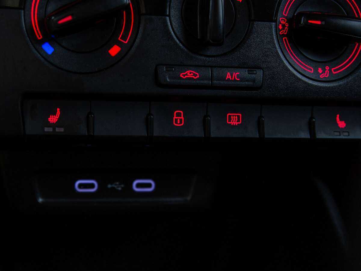 Купить Volkswagen Polo с пробегом. Фото: #13