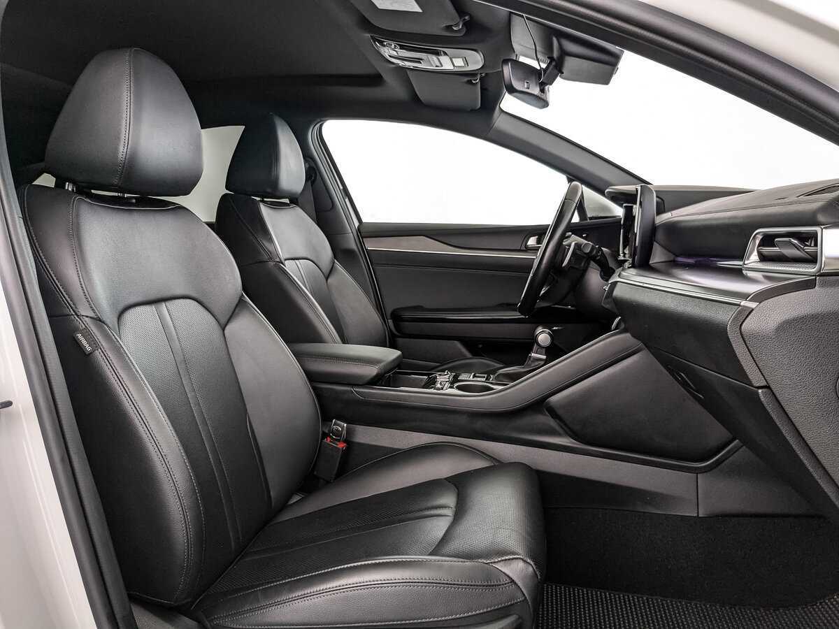 Купить Kia K5 с пробегом. Фото: #23