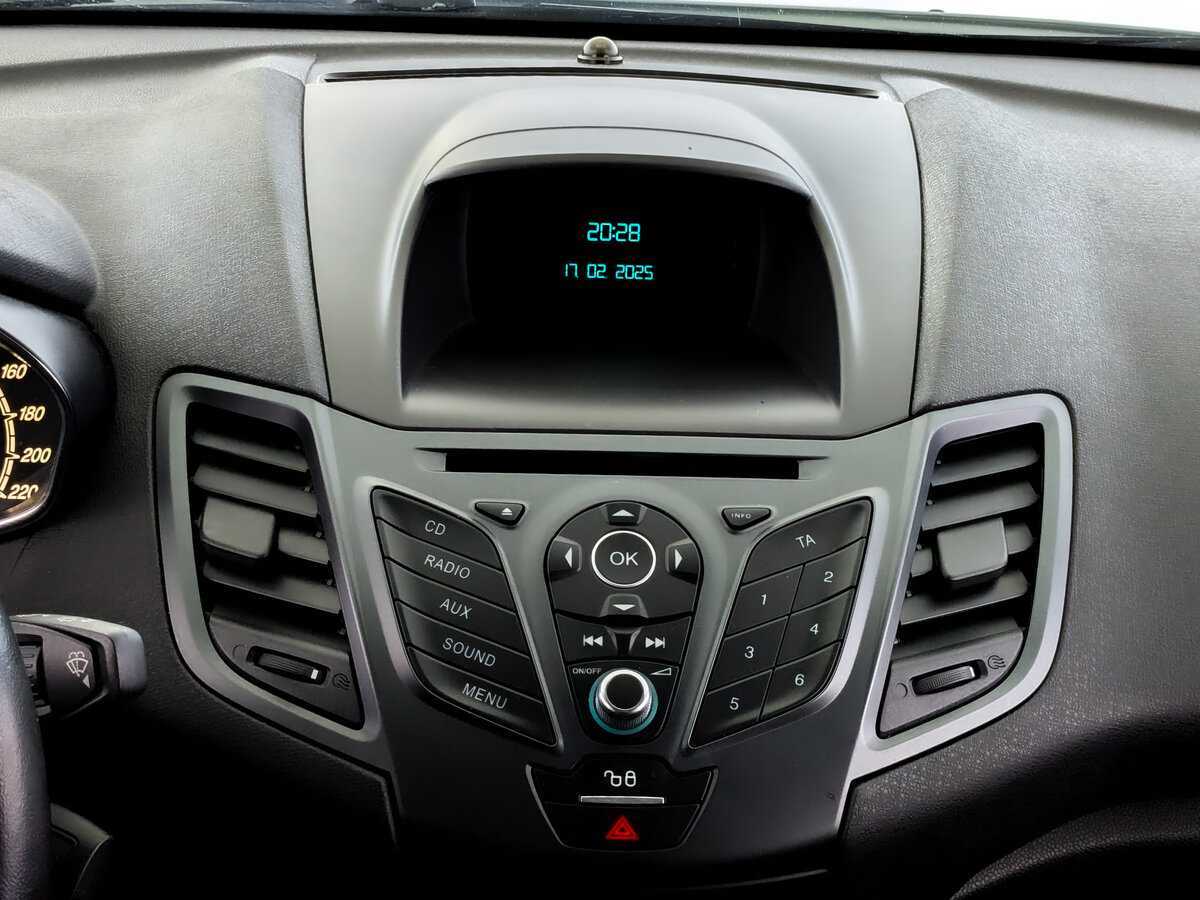 Купить Ford Fiesta с пробегом. Фото: #14