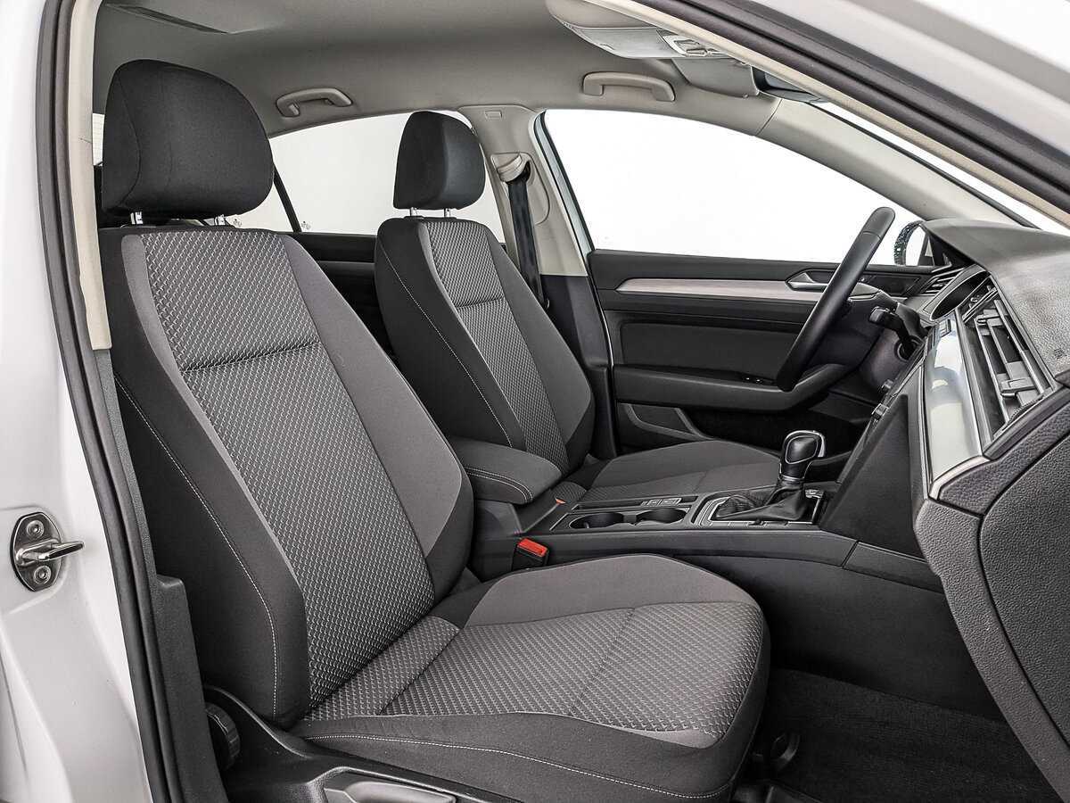Купить Volkswagen Passat с пробегом. Фото: #23