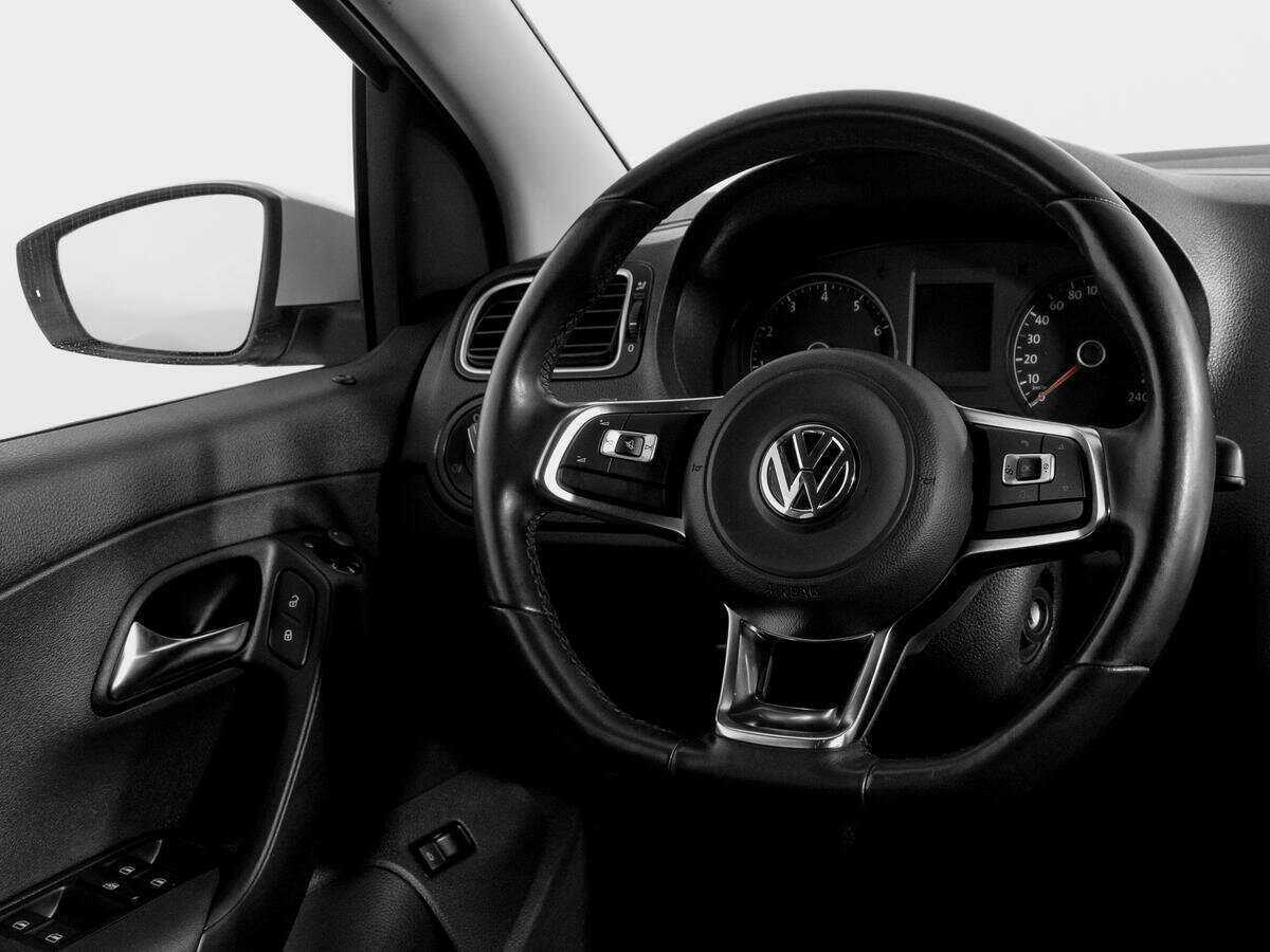 Купить Volkswagen Polo с пробегом. Фото: #13