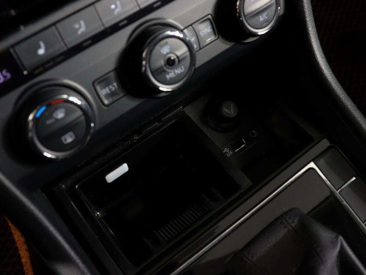 Купить Skoda Superb с пробегом. Фото: #17