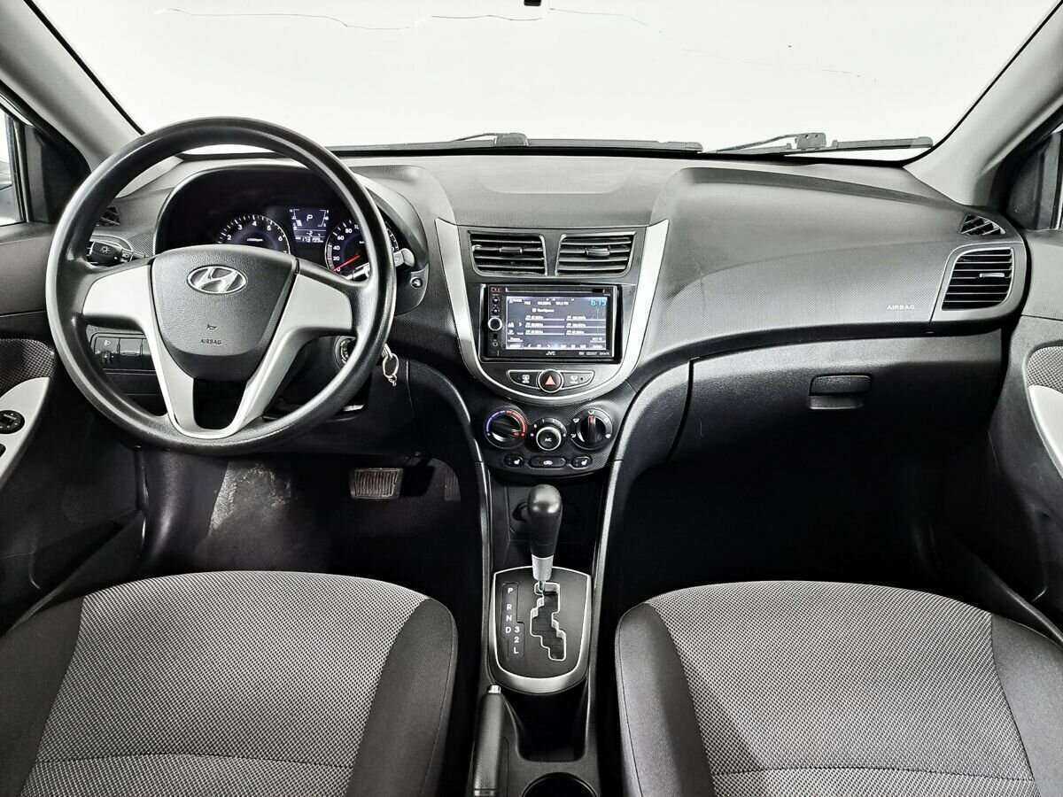 Купить Hyundai Solaris с пробегом. Фото: #11