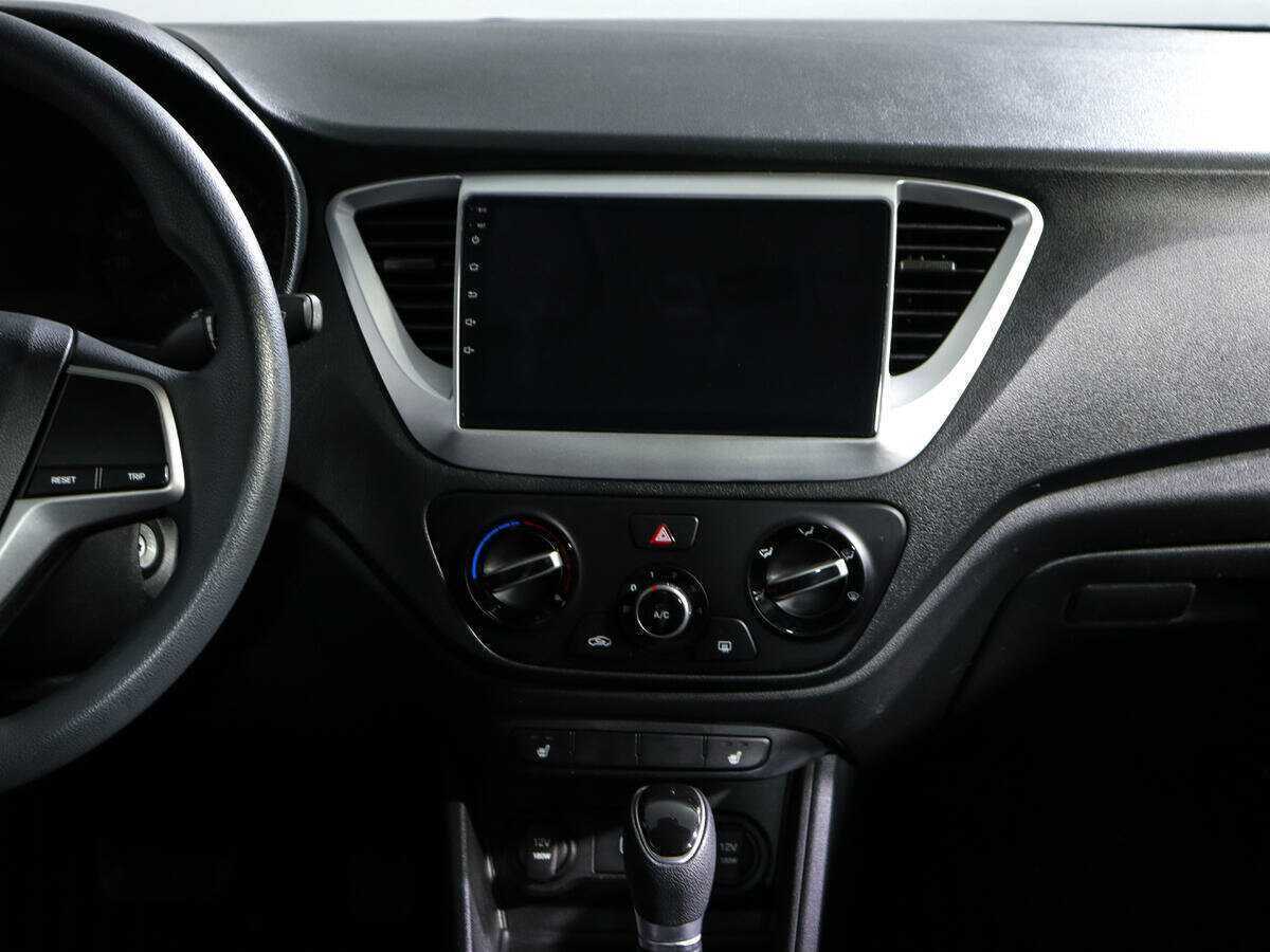 Купить Hyundai Solaris с пробегом. Фото: #12