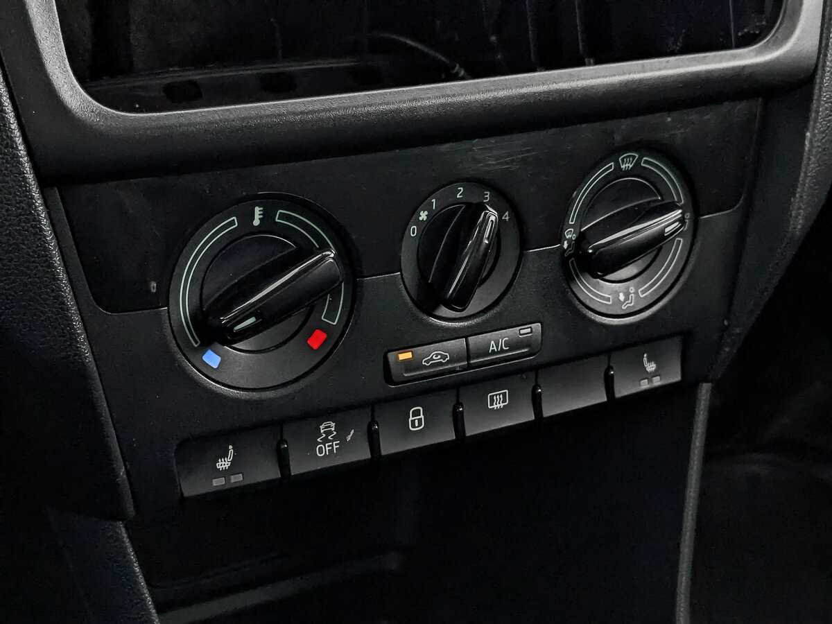 Купить Skoda Rapid с пробегом. Фото: #17