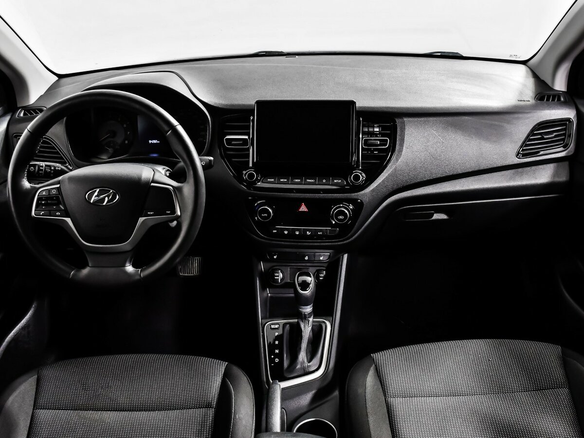 Купить Hyundai Solaris с пробегом. Фото: #9