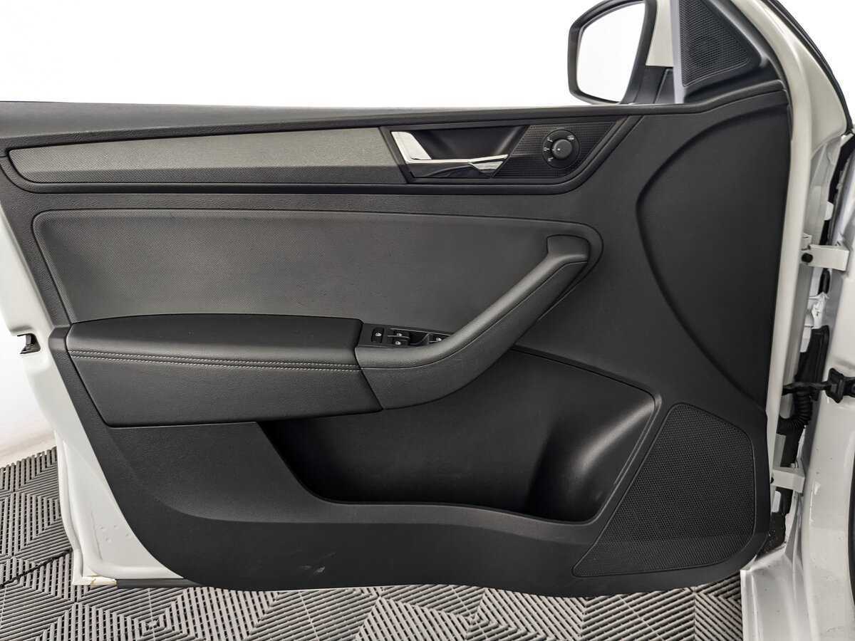Купить Skoda Rapid с пробегом. Фото: #14