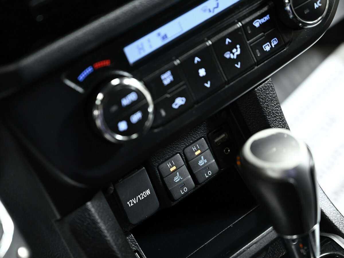 Купить Toyota Corolla с пробегом. Фото: #11