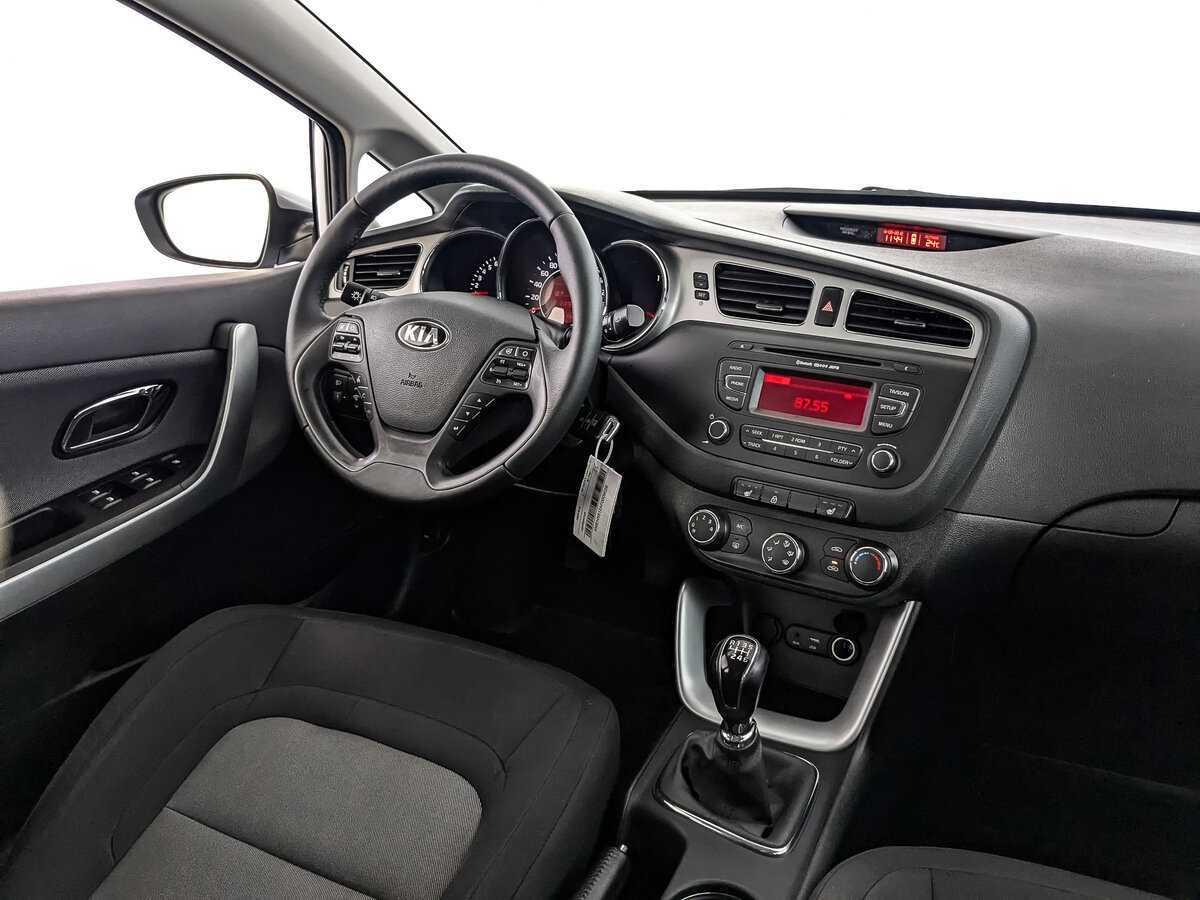 Купить Kia Ceed с пробегом. Фото: #16
