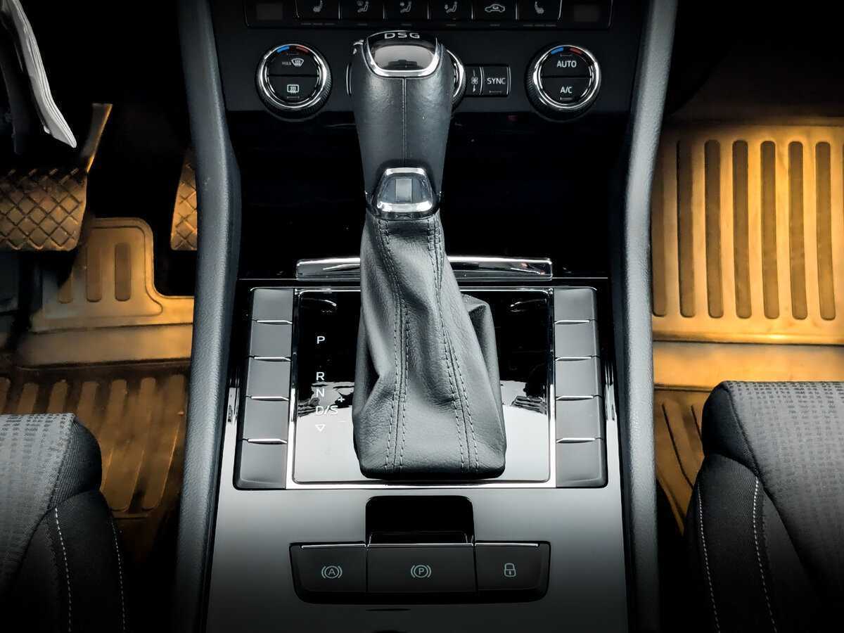 Купить Skoda Superb с пробегом. Фото: #21