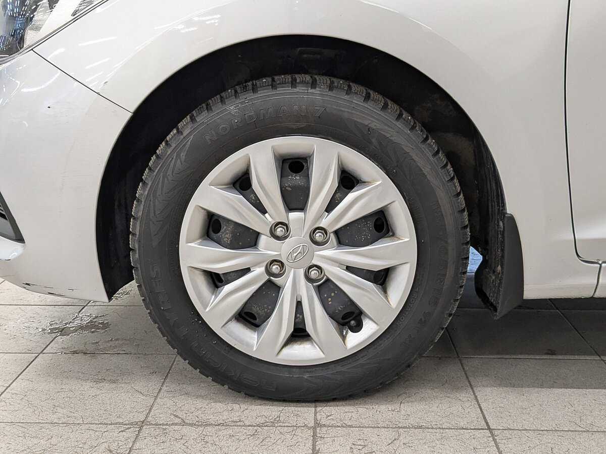 Купить Hyundai Solaris с пробегом. Фото: #11