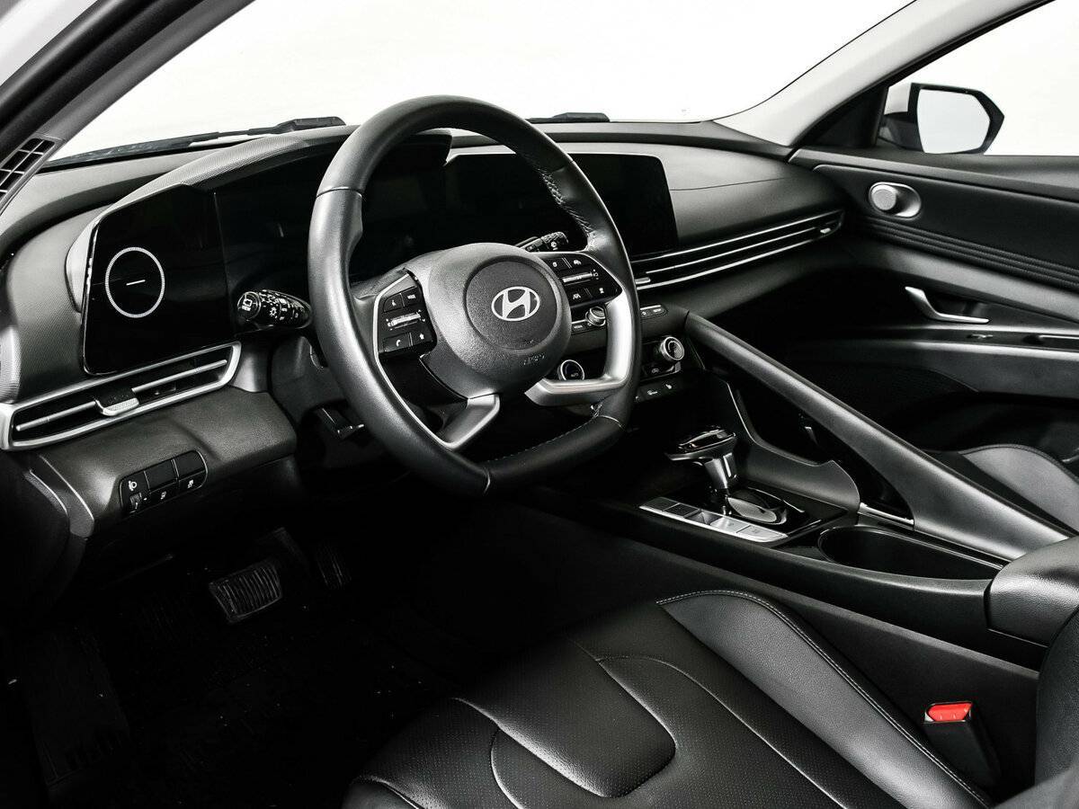 Купить Hyundai Elantra с пробегом. Фото: #12