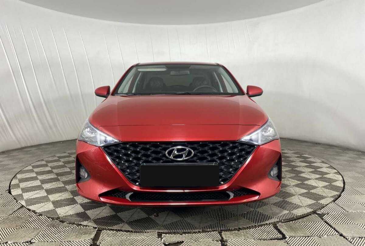 Купить Hyundai Solaris с пробегом. Фото: #1