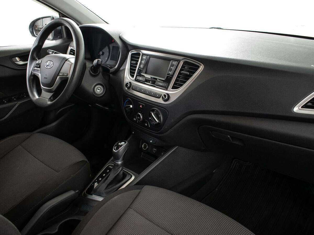 Купить Hyundai Solaris с пробегом. Фото: #3