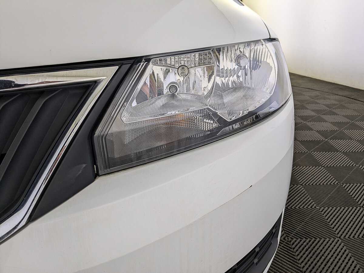 Купить Skoda Rapid с пробегом. Фото: #9