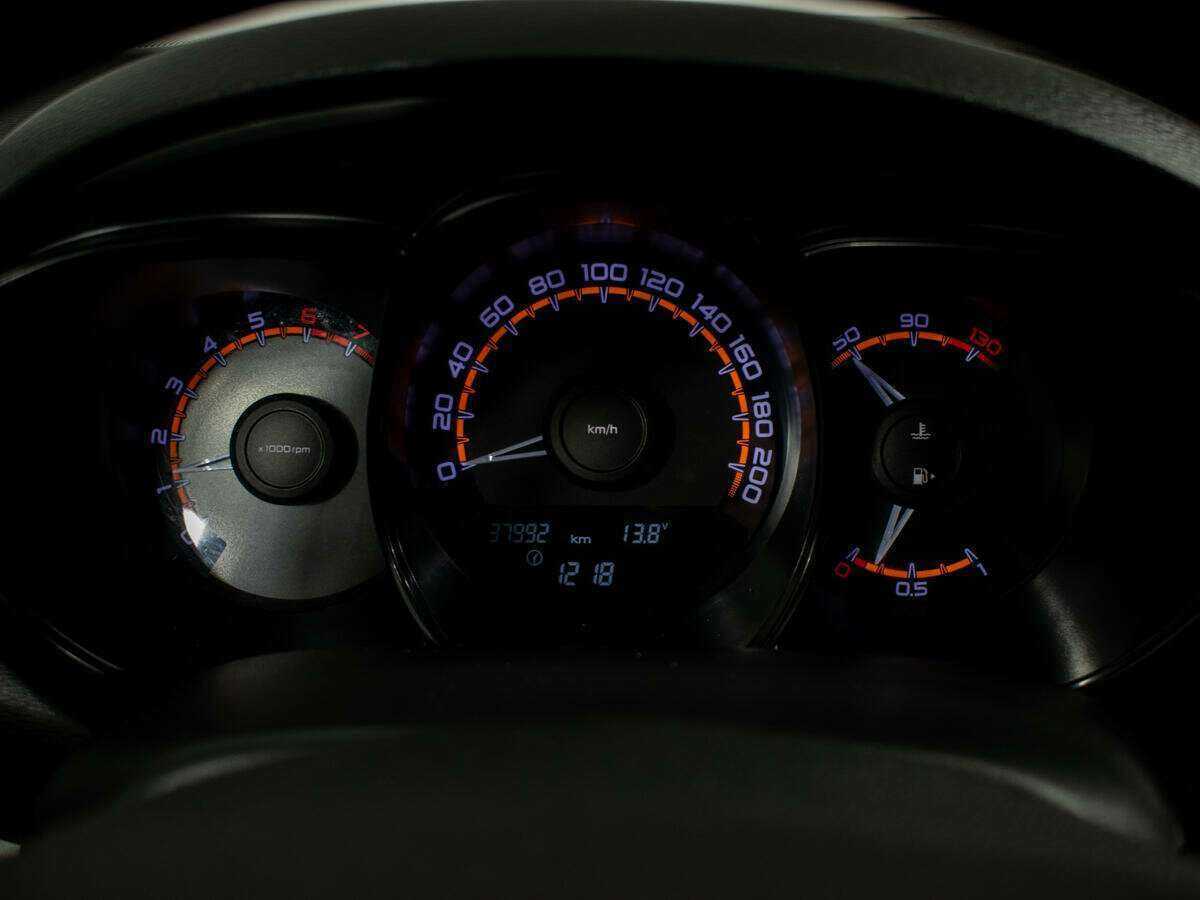 Купить Lada (ВАЗ) Vesta с пробегом. Фото: #11