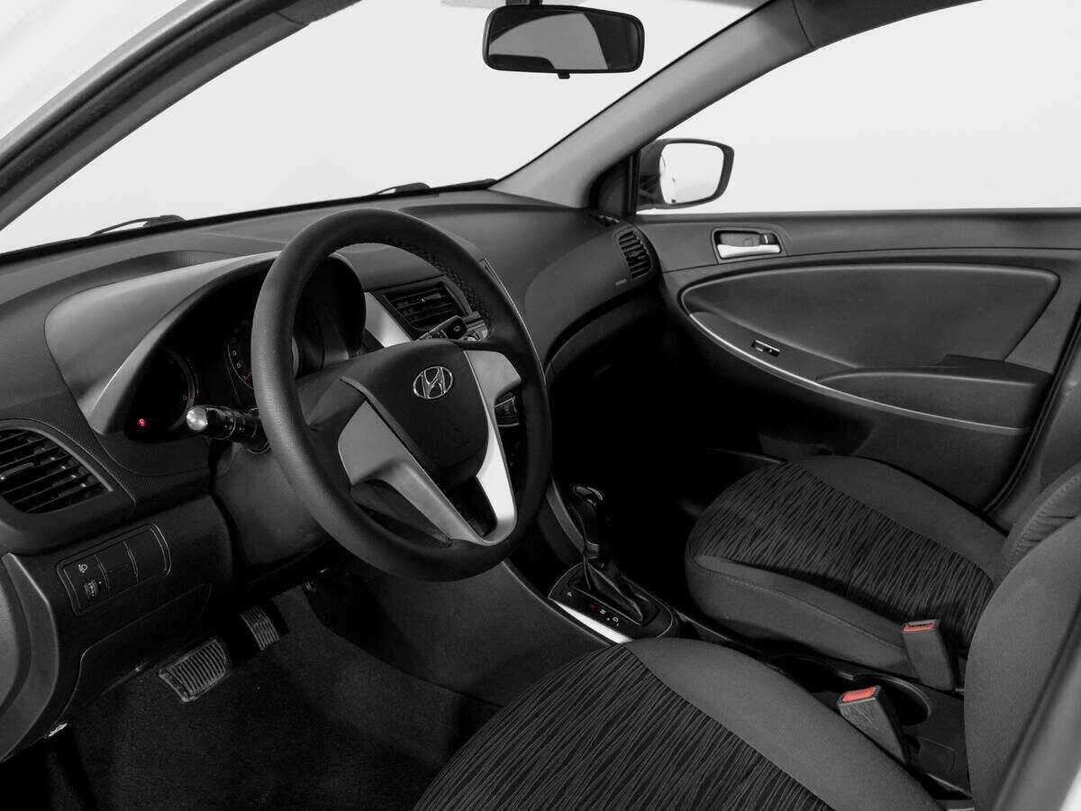 Купить Hyundai Solaris с пробегом. Фото: #14