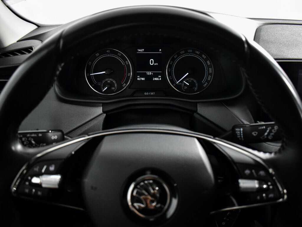 Купить Skoda Rapid с пробегом. Фото: #17