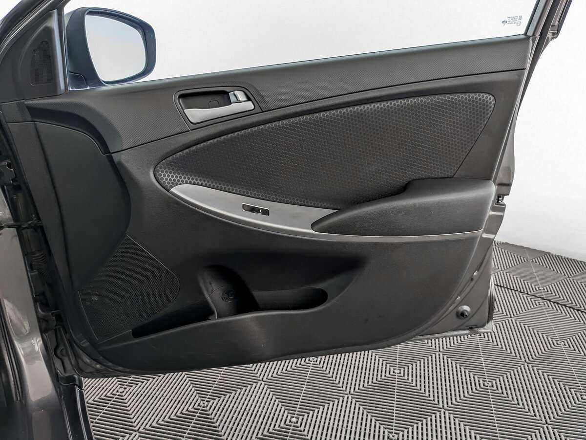 Купить Hyundai Solaris с пробегом. Фото: #19