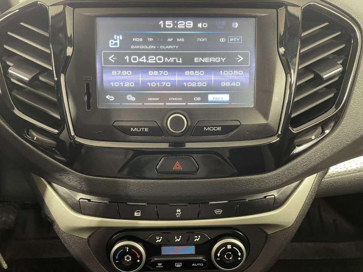 Купить Lada (ВАЗ) Vesta с пробегом. Фото: #11