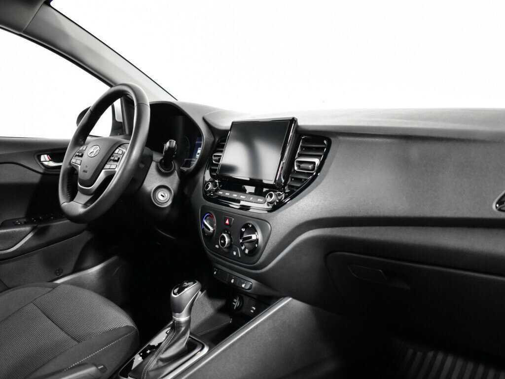 Купить Hyundai Solaris с пробегом. Фото: #8