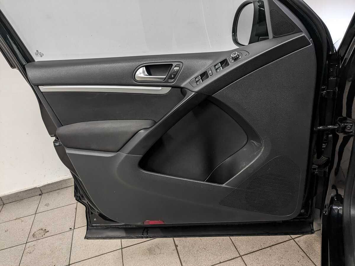 Купить Volkswagen Tiguan с пробегом. Фото: #18