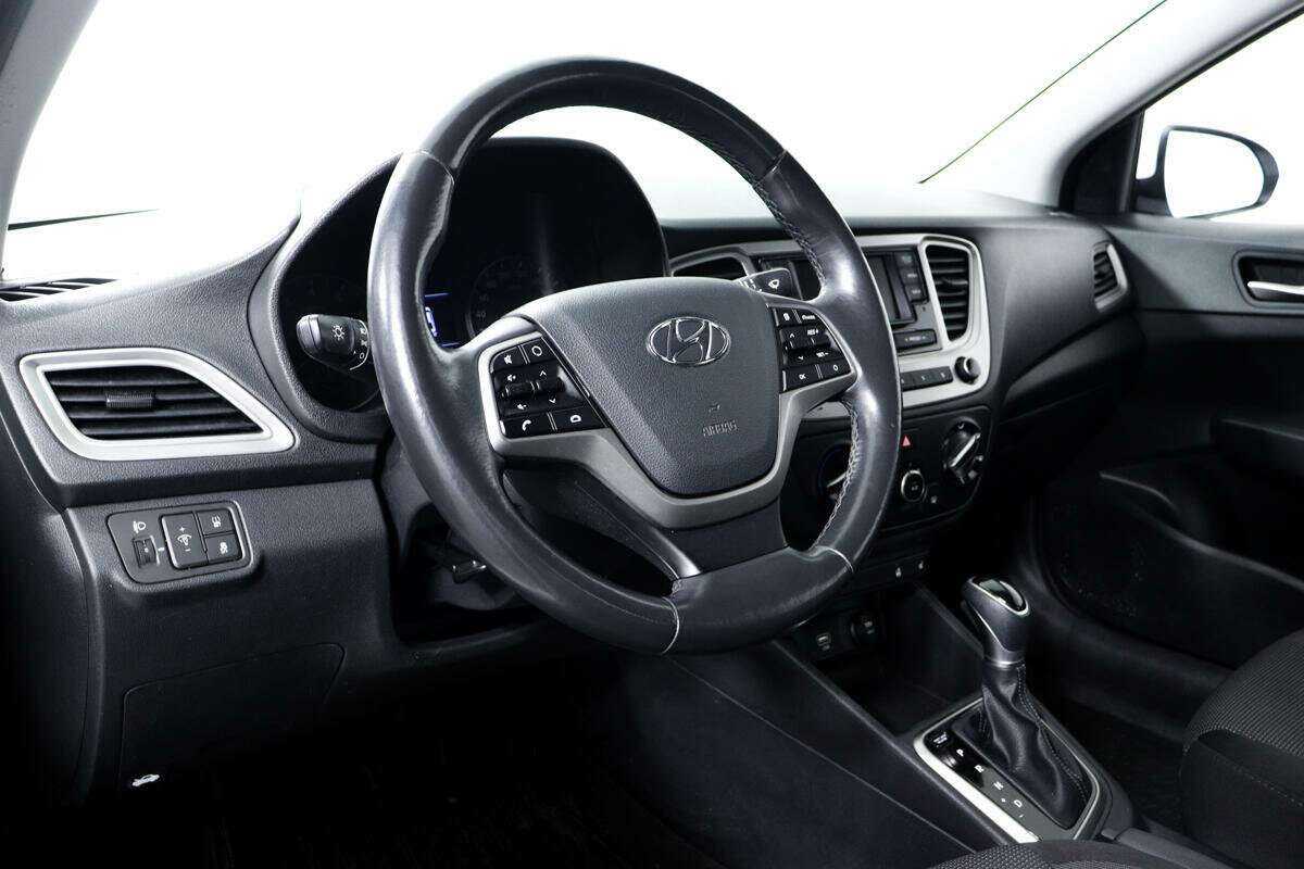 Купить Hyundai Solaris с пробегом. Фото: #12