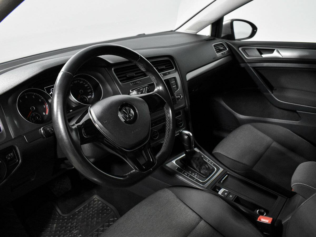Купить Volkswagen Golf с пробегом. Фото: #8