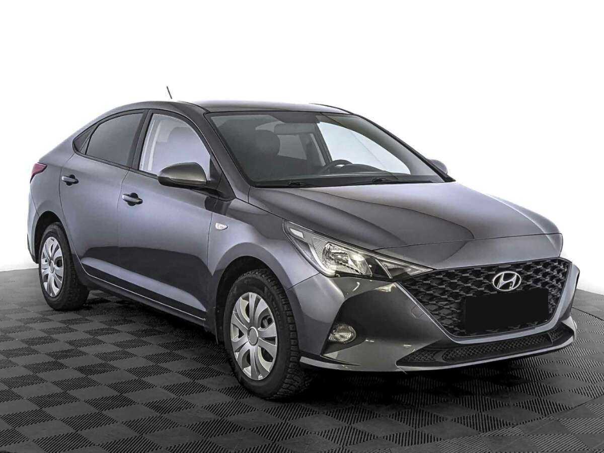 Купить Hyundai Solaris с пробегом. Фото: #2