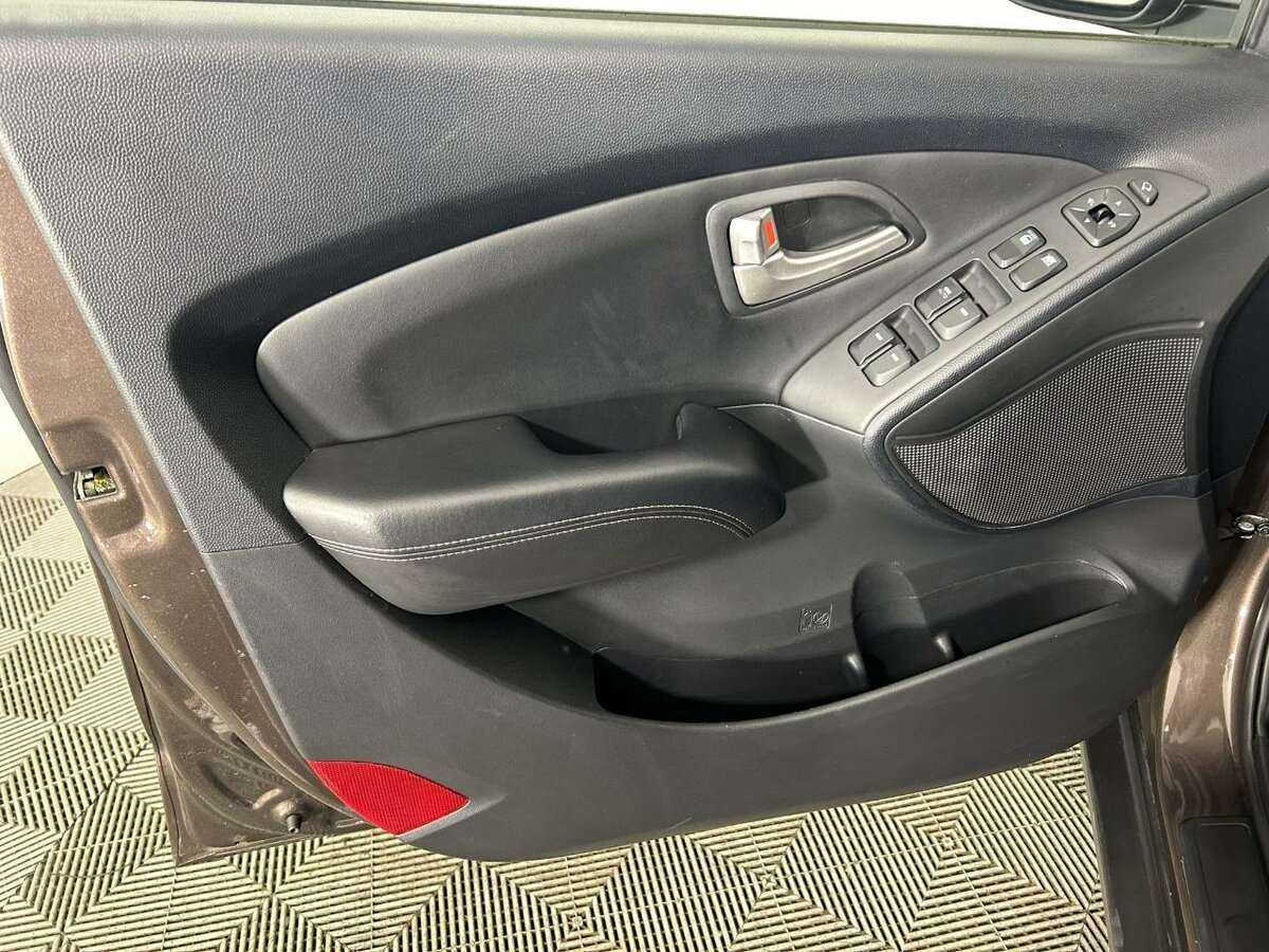 Купить Hyundai ix35 с пробегом. Фото: #7