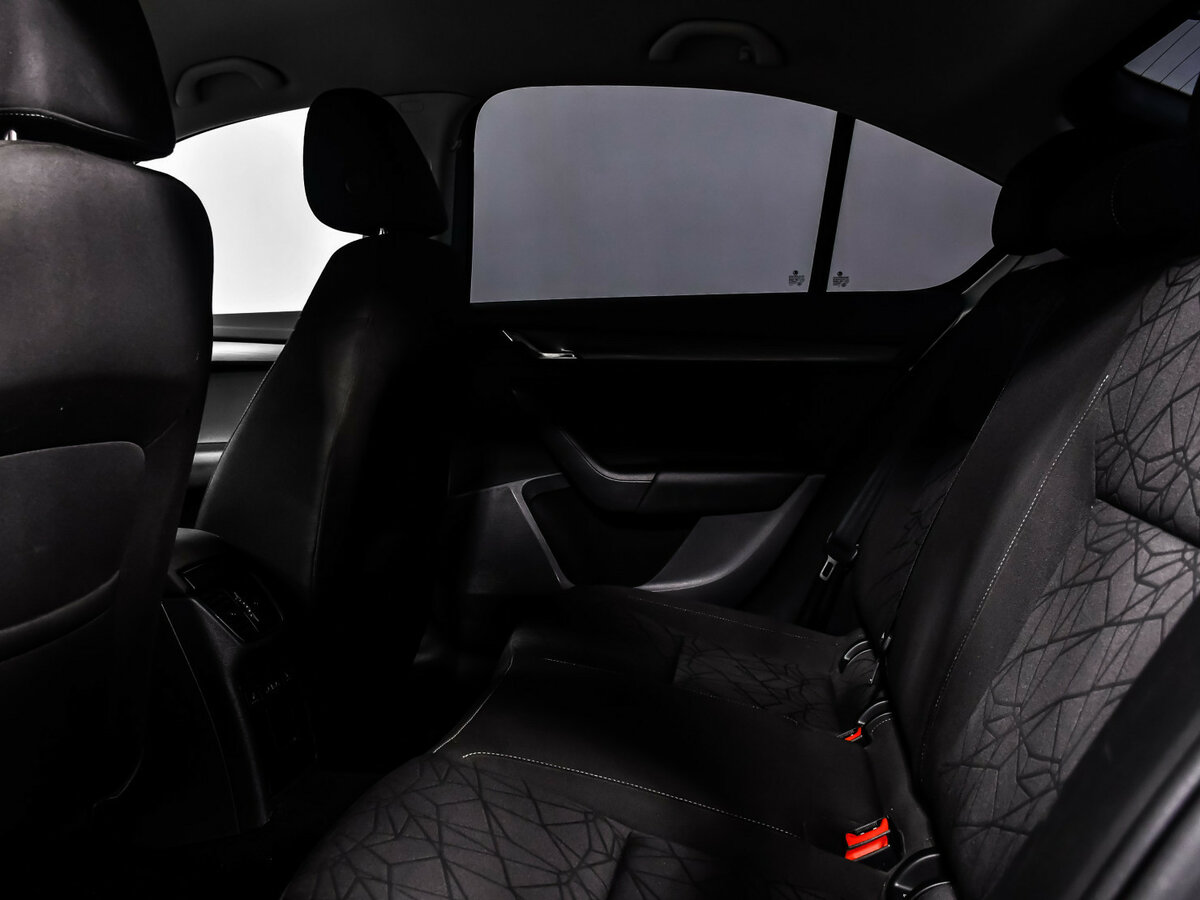 Купить Skoda Octavia с пробегом. Фото: #12