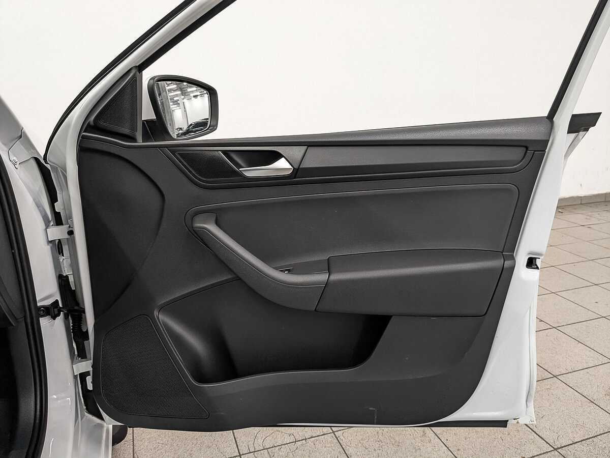 Купить Volkswagen Polo с пробегом. Фото: #24