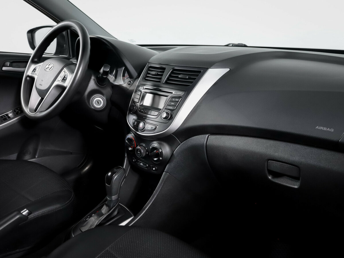 Купить Hyundai Solaris с пробегом. Фото: #6