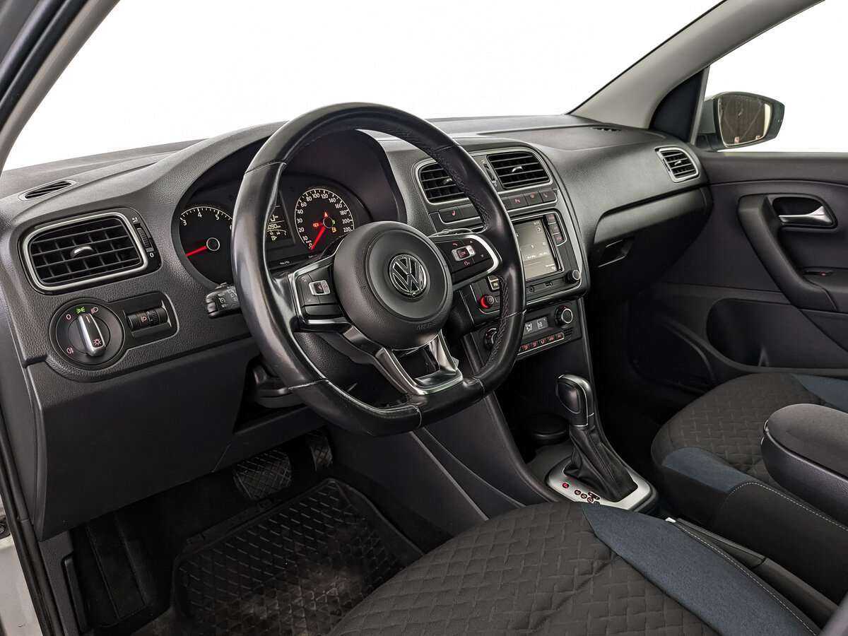 Купить Volkswagen Polo с пробегом. Фото: #10