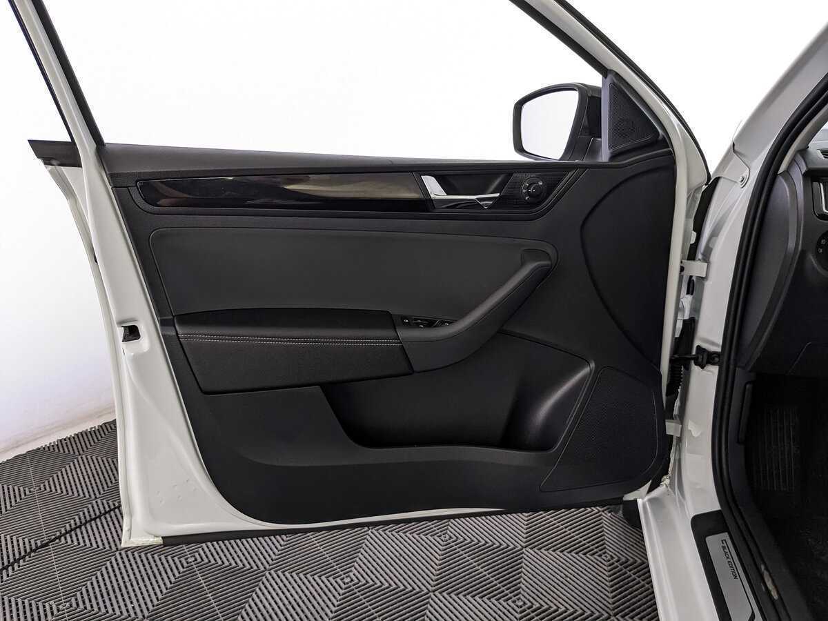 Купить Skoda Rapid с пробегом. Фото: #14