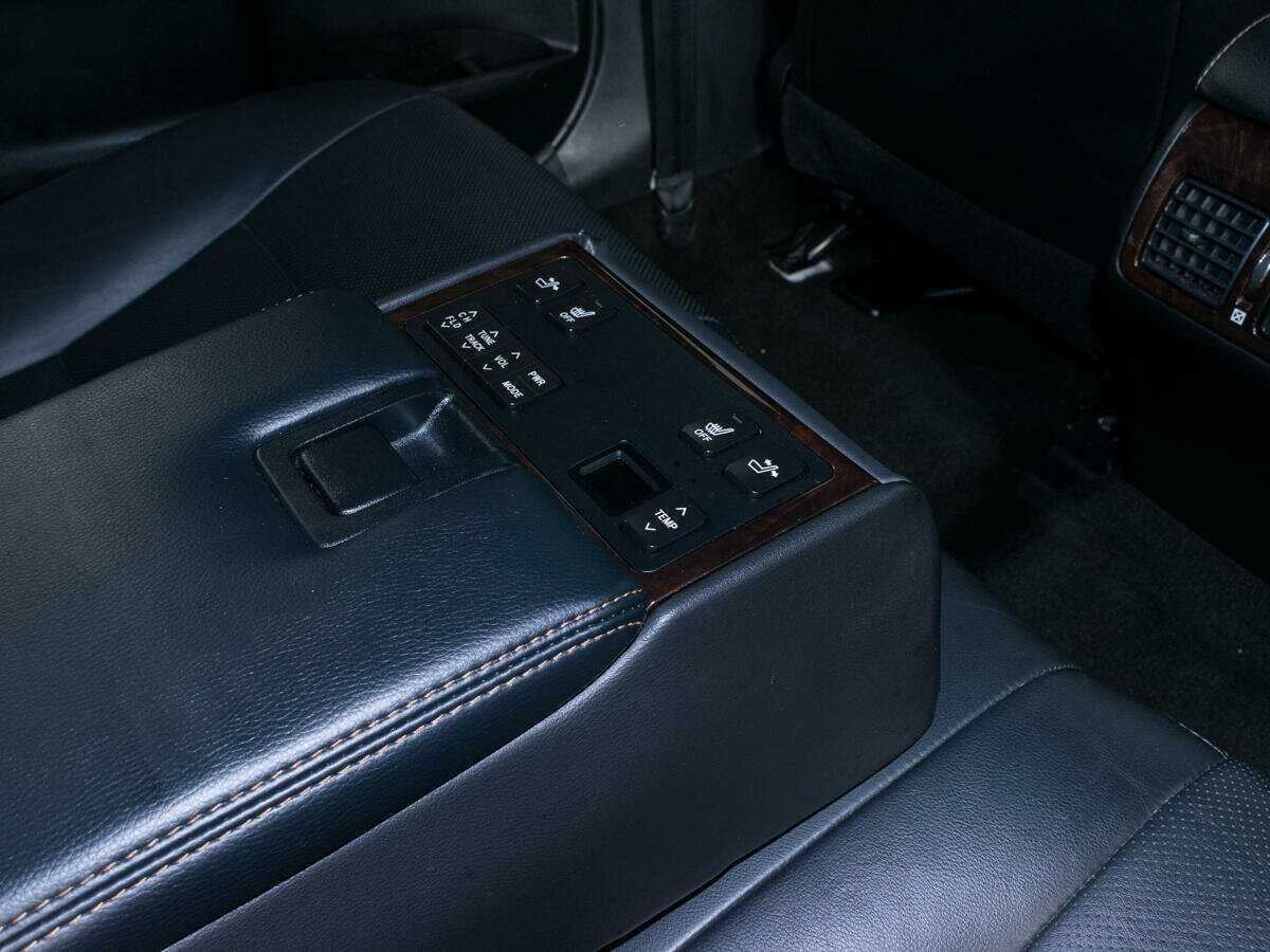 Купить Toyota Camry с пробегом. Фото: #10