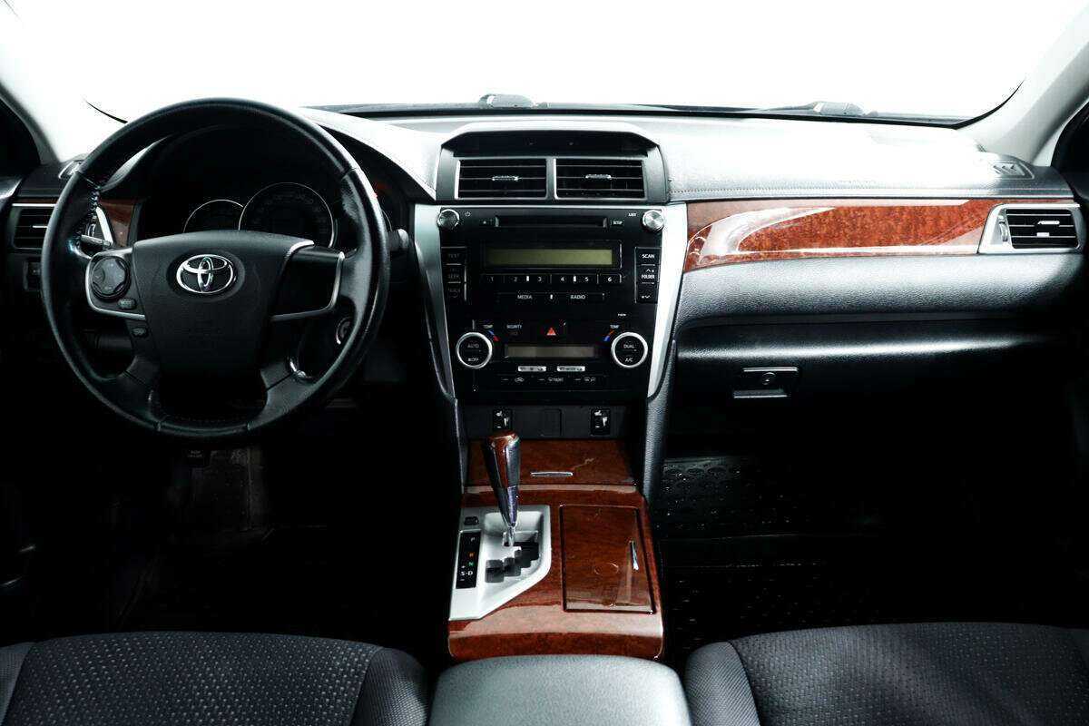 Купить Toyota Camry с пробегом. Фото: #10