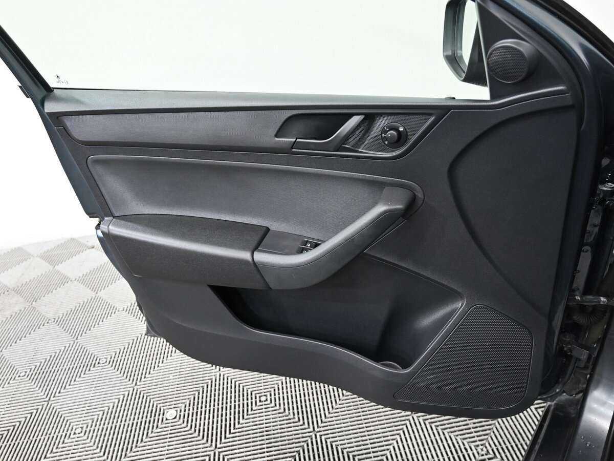 Купить Skoda Rapid с пробегом. Фото: #8