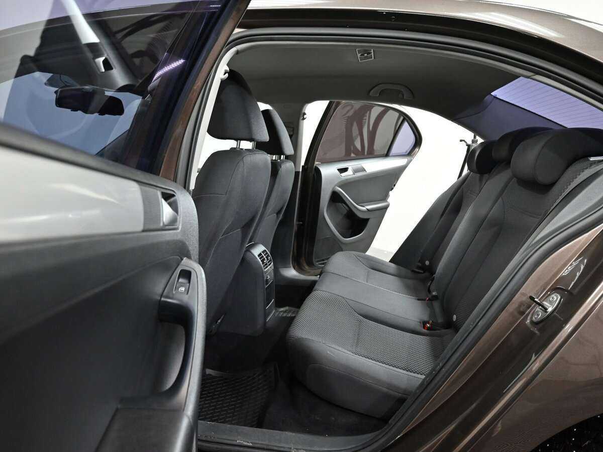 Купить Volkswagen Jetta с пробегом. Фото: #10