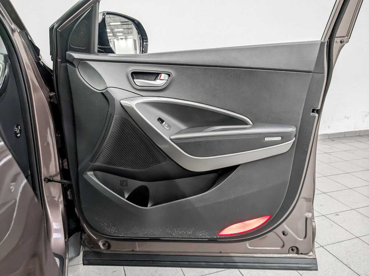 Купить Hyundai Santa Fe с пробегом. Фото: #22