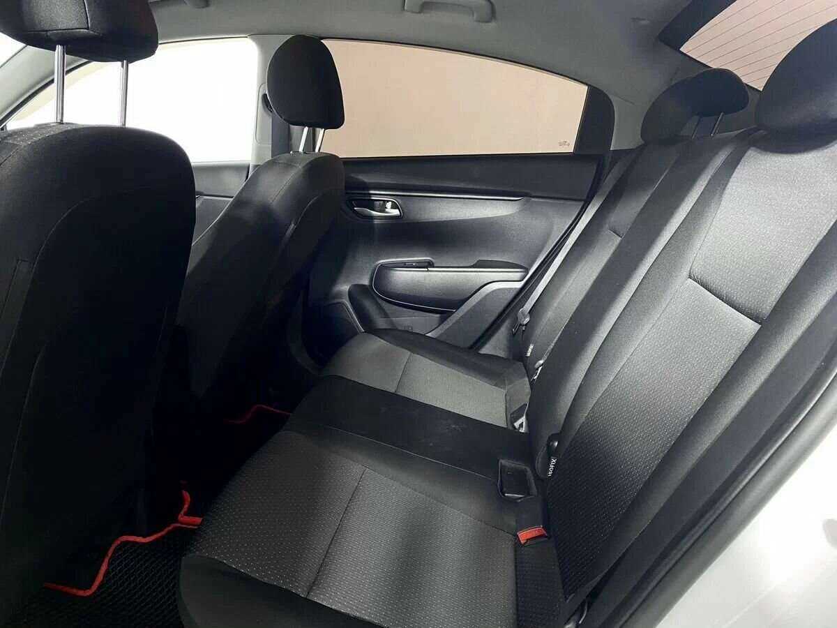 Купить Kia Rio с пробегом. Фото: #8