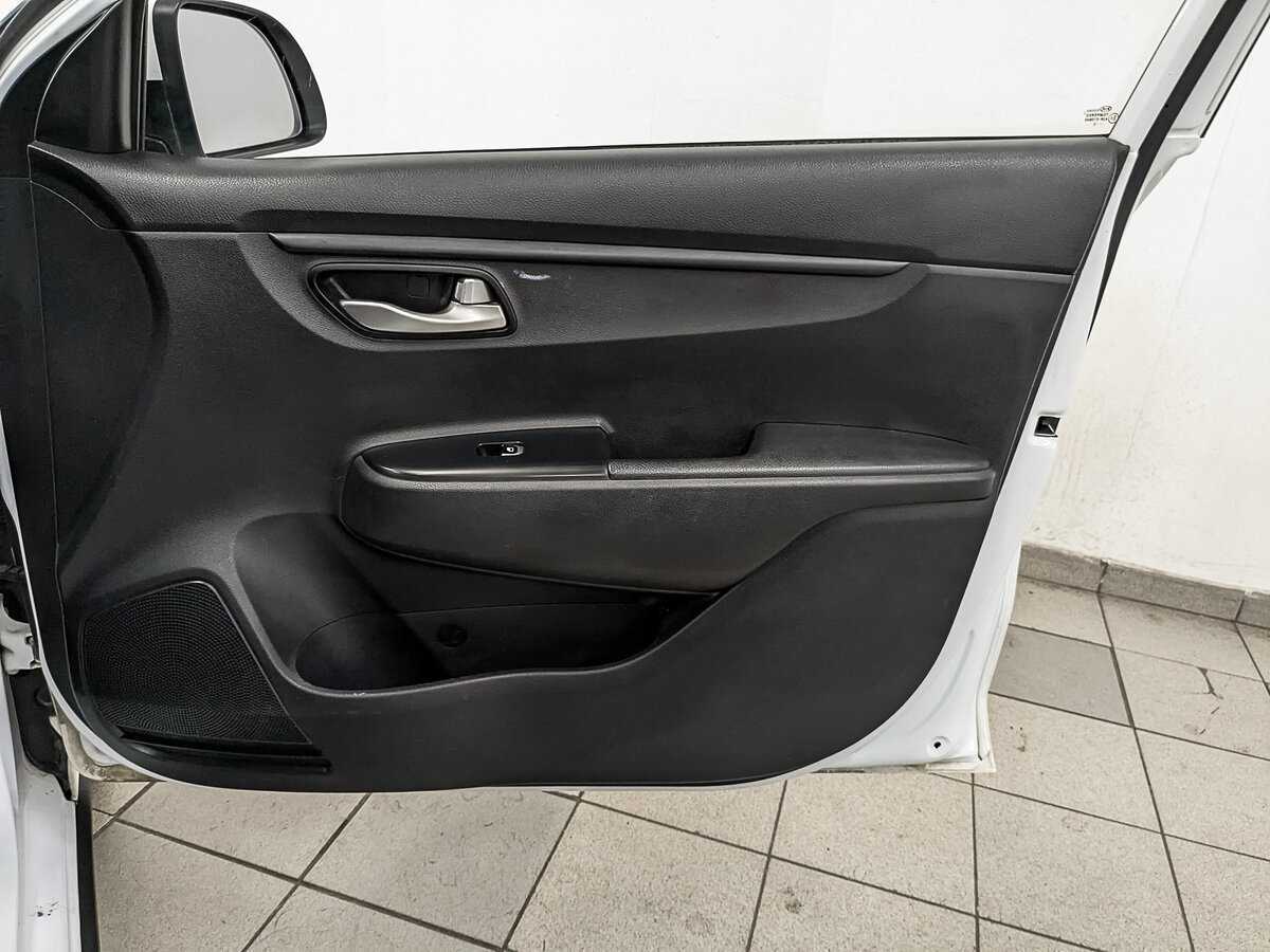 Купить Kia Rio с пробегом. Фото: #23