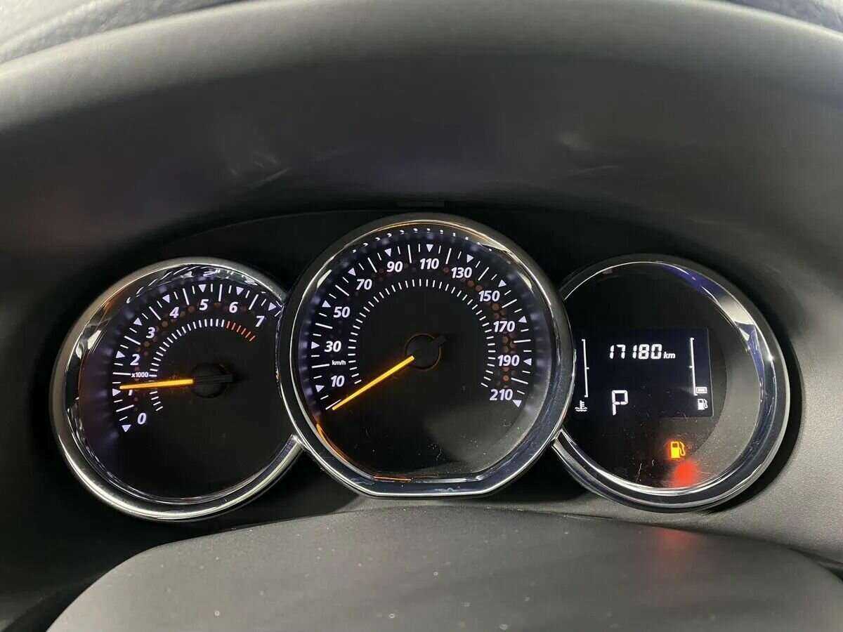 Купить Renault Logan с пробегом. Фото: #8