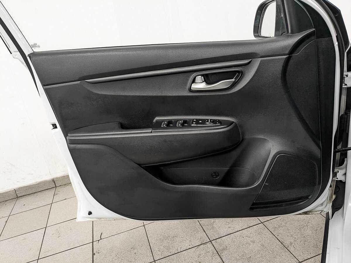 Купить Kia Rio с пробегом. Фото: #15