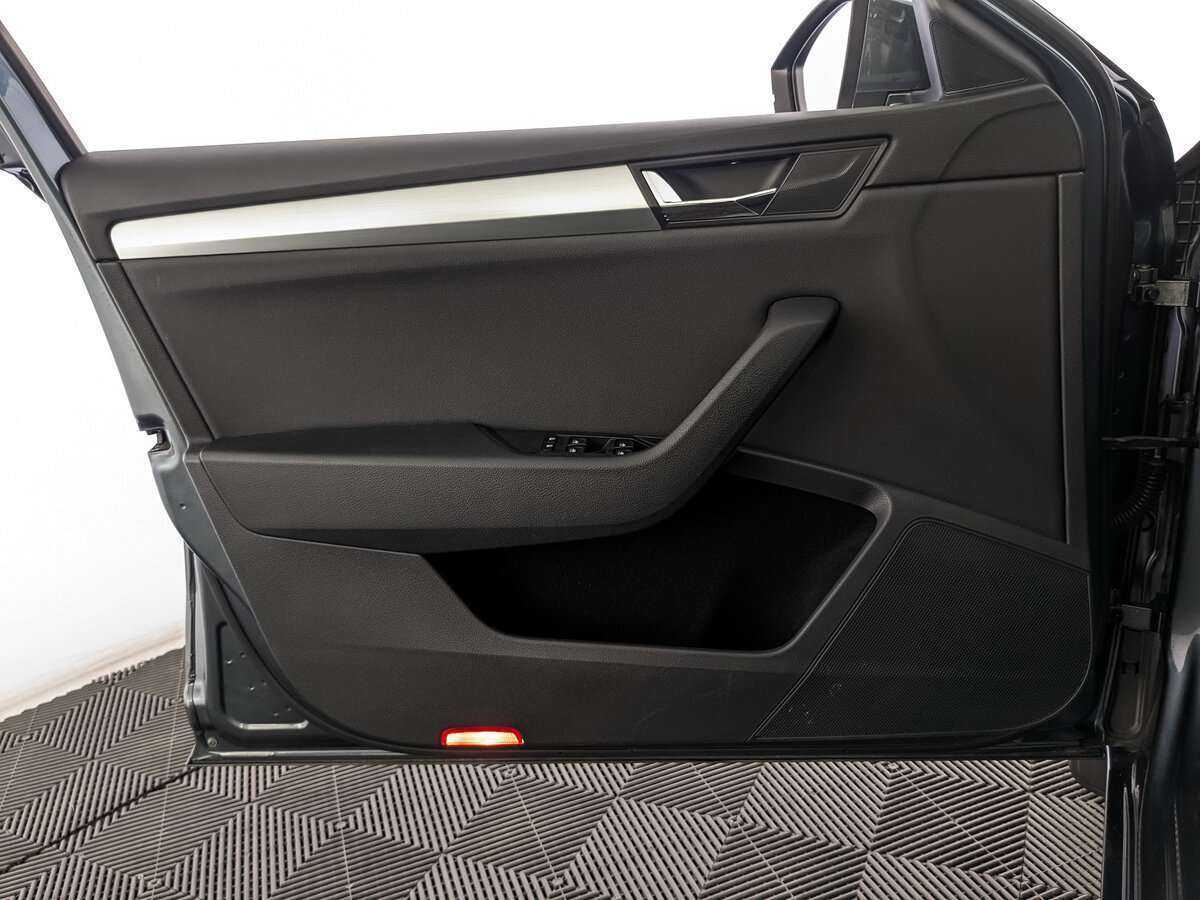Купить Skoda Superb с пробегом. Фото: #14