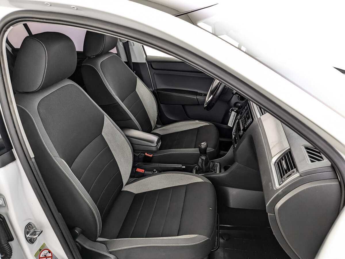 Купить Skoda Rapid с пробегом. Фото: #19