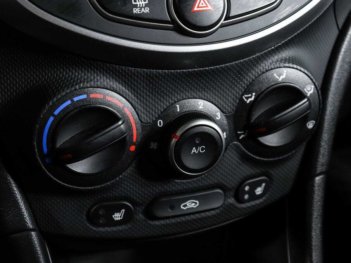 Купить Hyundai Solaris с пробегом. Фото: #12