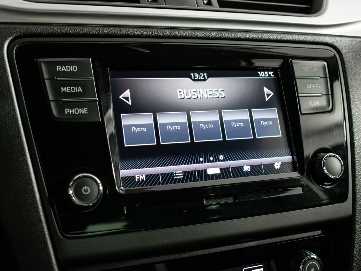 Купить Skoda Rapid с пробегом. Фото: #12